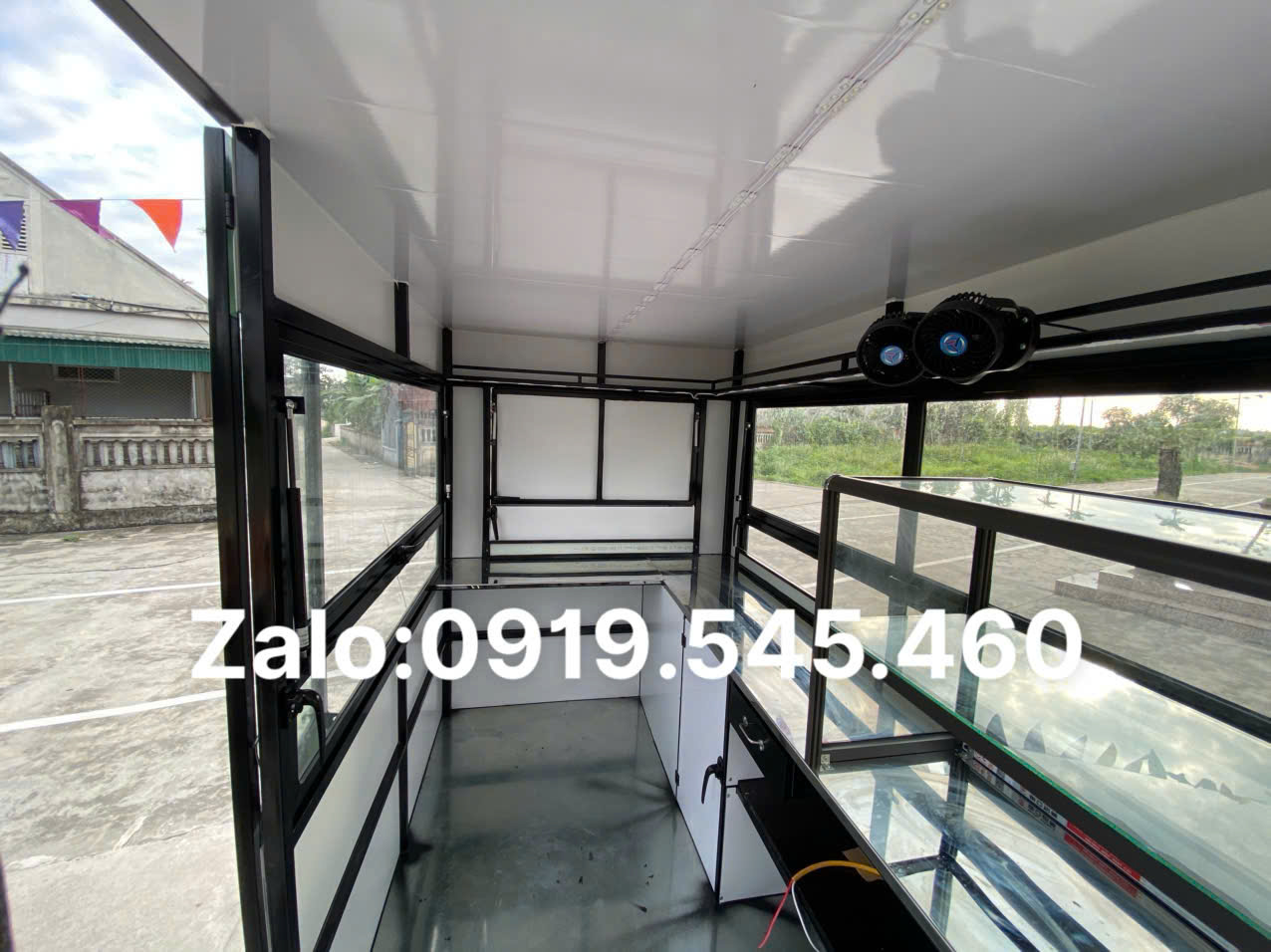 xe điện bán hàng/